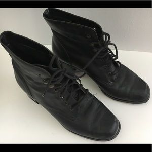 Ankle boots. Black Leather Lace up.